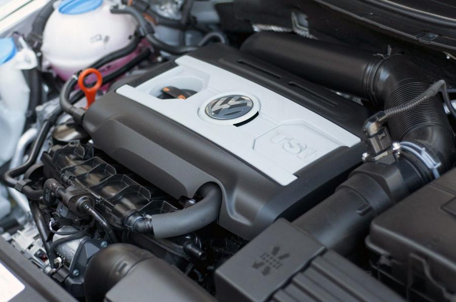  Volkswagen Passat CC 2013 года  (фото 32 из 87)